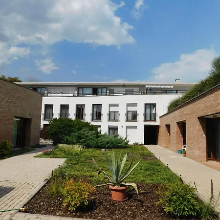 Hungaria Apartman * Pecs