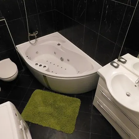 Apartment Hungaria Apartman *